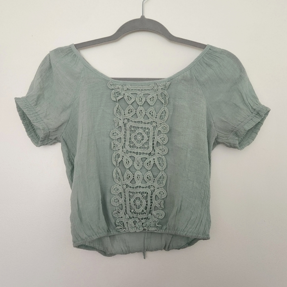 E M (E hanger M) Mint Green Boho Blouse Size Small